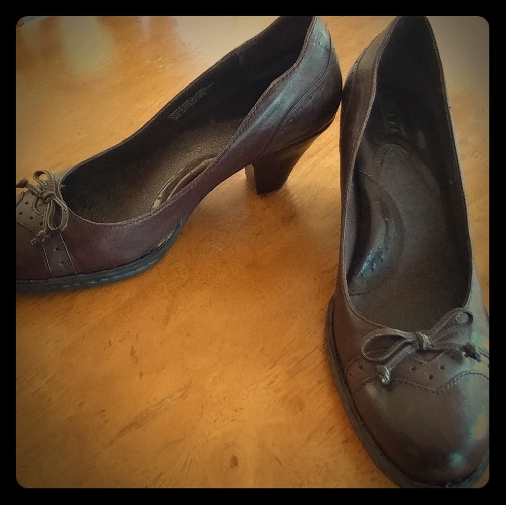 BORN kitten heels